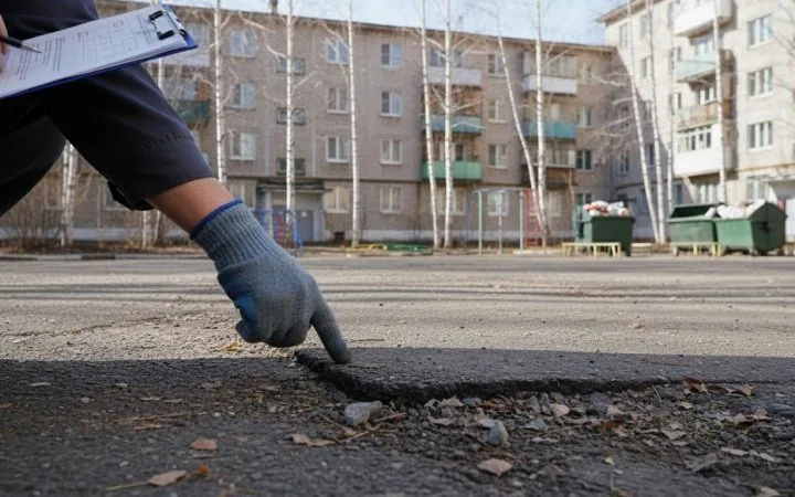 «Единая Россия» призывает решать проблемы благоустройства дворов