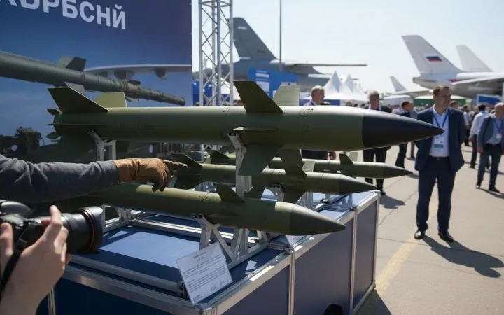 Новосибирский завод искусственного волокна впервые принял участие в МАКС