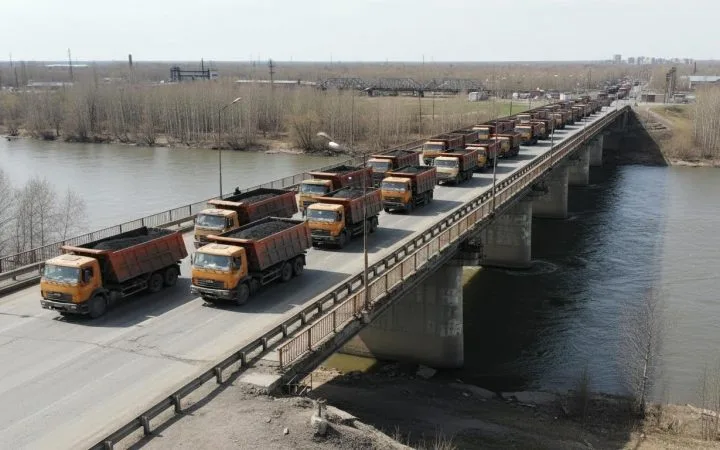 Байдаевский мост Новокузнецка не выдерживает большегрузов