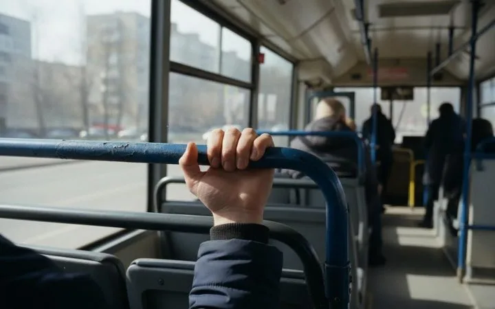 Кузбассовцы массово раскритиковали синие автобусы